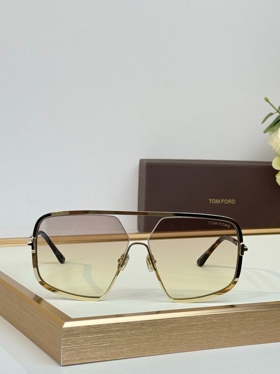 Gold Frame Oversized Gradient Sunglasses